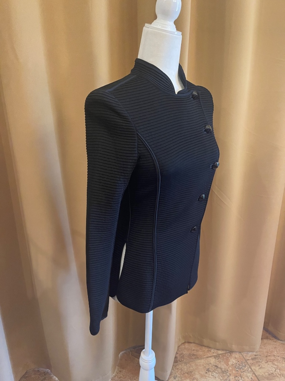 Georgio Armani Black Fitted Blazer Jacket Italy Size 38 (XS) Like New! - Picture 3 of 12